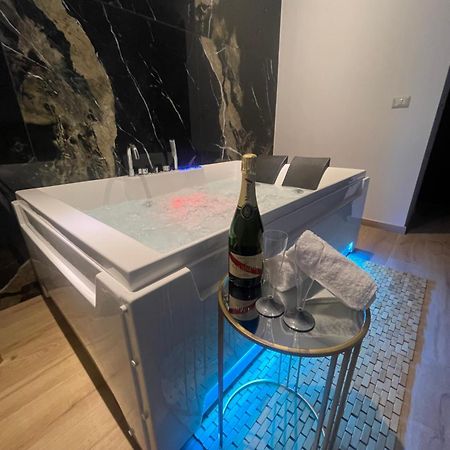 كروتوني Le Mariancarve Central Apartments المظهر الخارجي الصورة