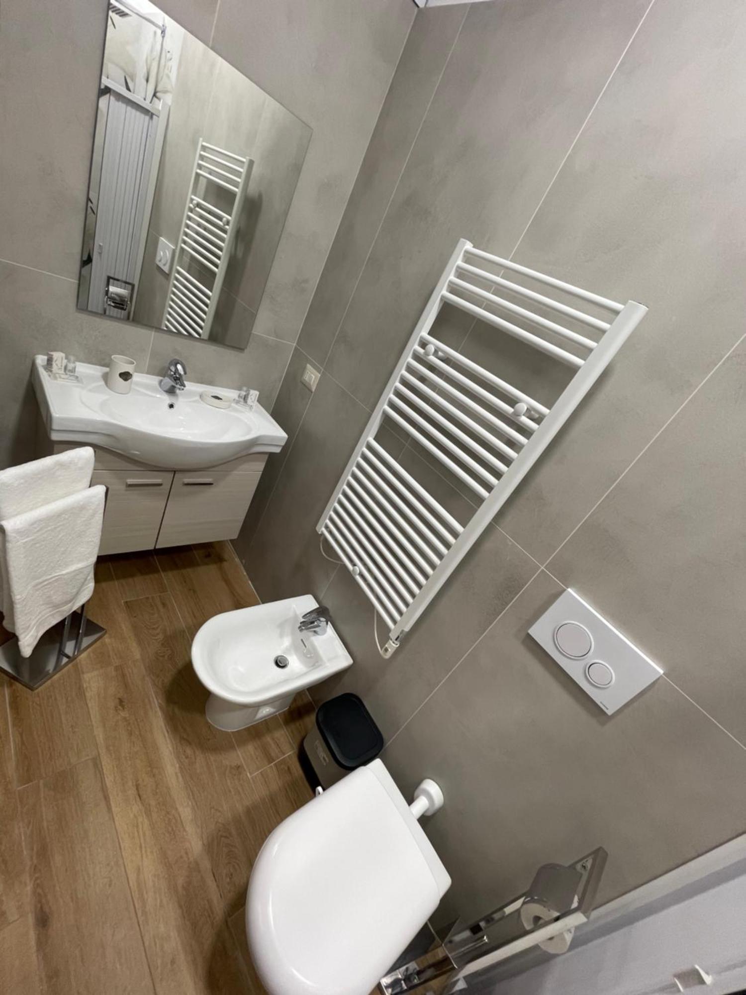 كروتوني Le Mariancarve Central Apartments المظهر الخارجي الصورة
